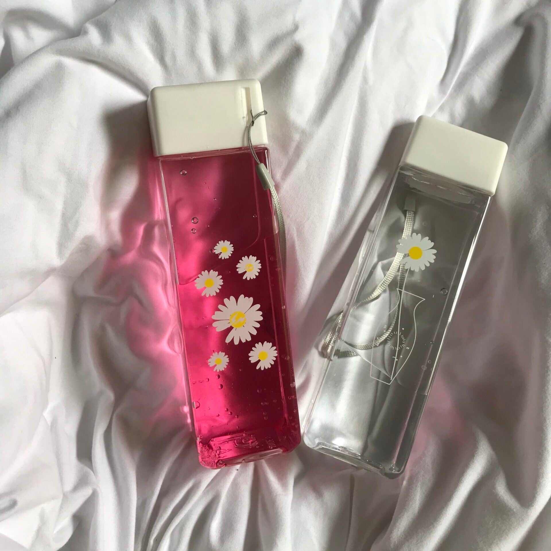 Daisy Water Bottle (BUY ONE GET ONE FREE❤️‍🔥)